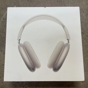 Apple AirPods Max w/ Spigen Case Silver/white - Brand New